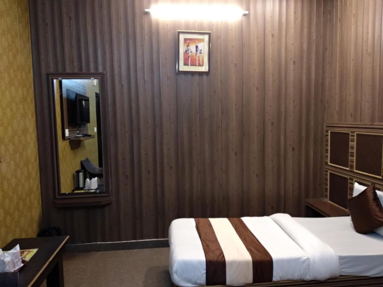 Grg Pardesi Hotel Haridwār Exterior foto
